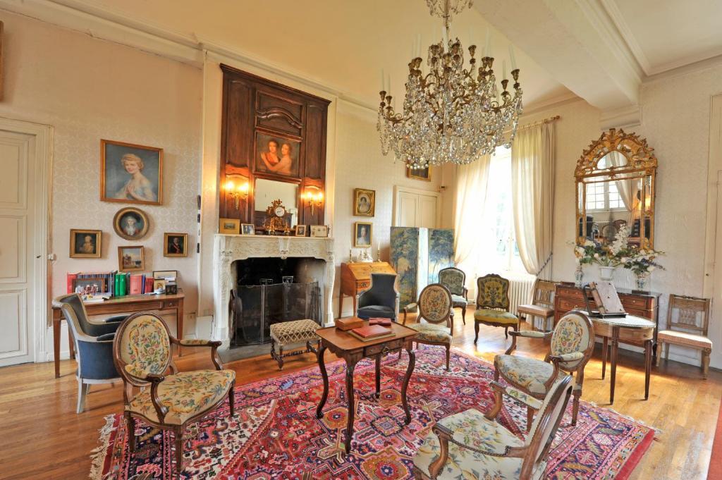 Chateau Du Riau Bed and Breakfast Villeneuve-sur-Allier Esterno foto